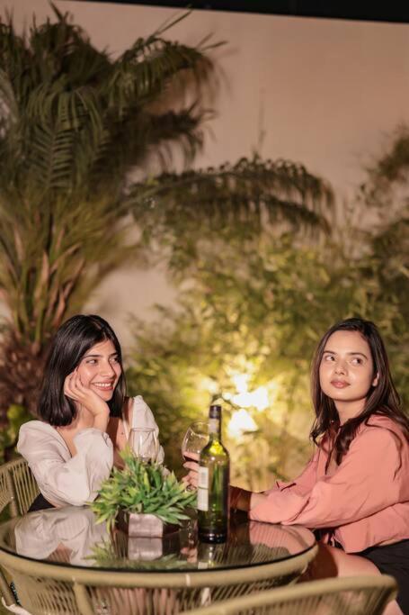 Saiba Outhouse- 4 Bed Room- Pool- Theatre- Partyhall- Garden & Terrace Sitting Area Jaipur Bagian luar foto