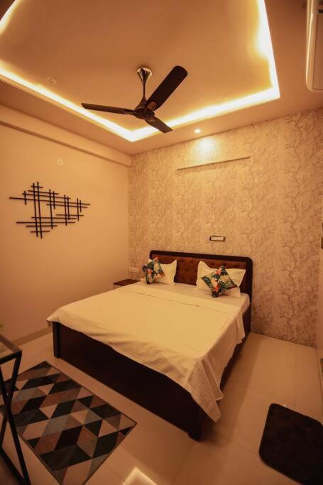 Saiba Outhouse- 4 Bed Room- Pool- Theatre- Partyhall- Garden & Terrace Sitting Area Jaipur Bagian luar foto