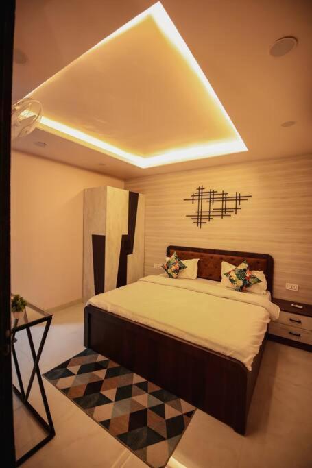 Saiba Outhouse- 4 Bed Room- Pool- Theatre- Partyhall- Garden & Terrace Sitting Area Jaipur Bagian luar foto
